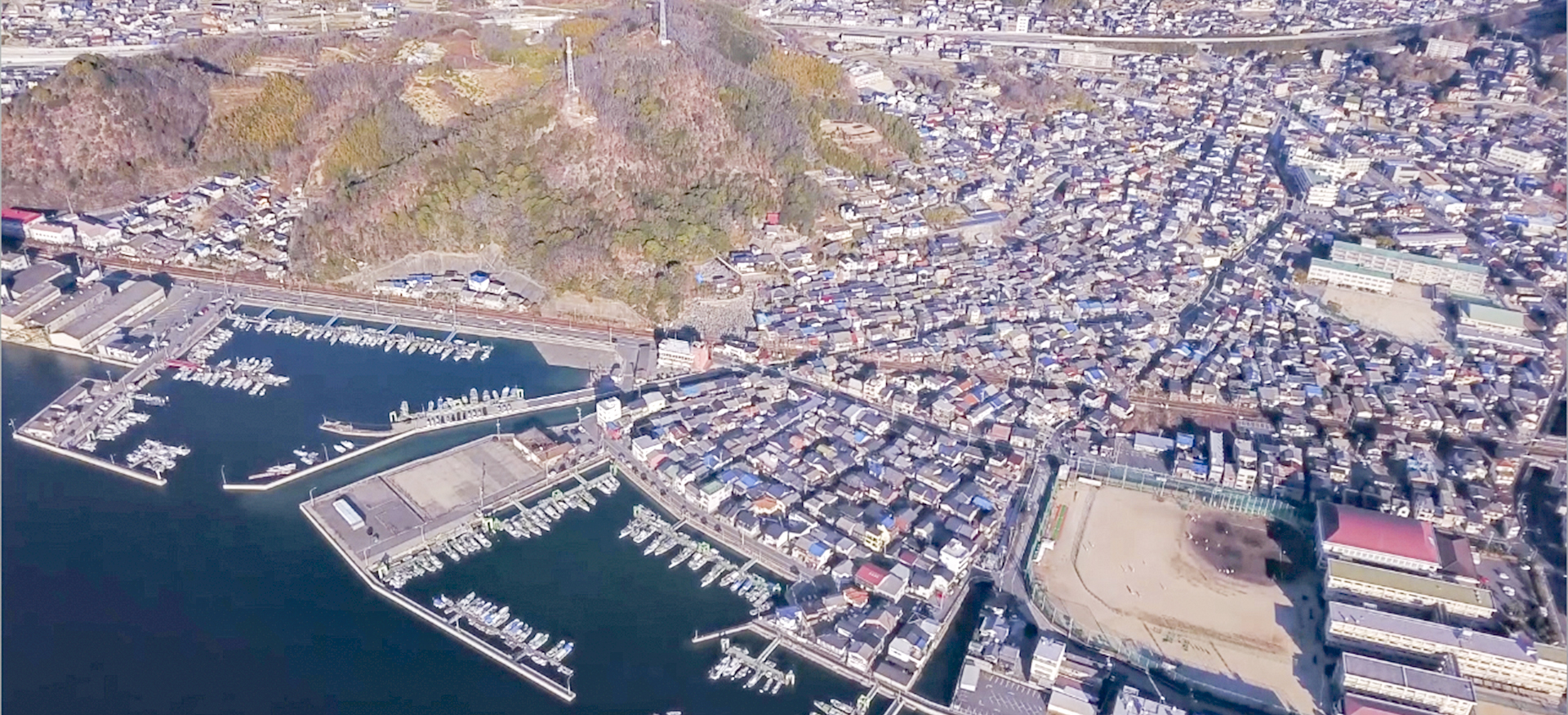 吉和の町の遠景風景　尾道の幣多賀八幡宮（吉和八幡神社）